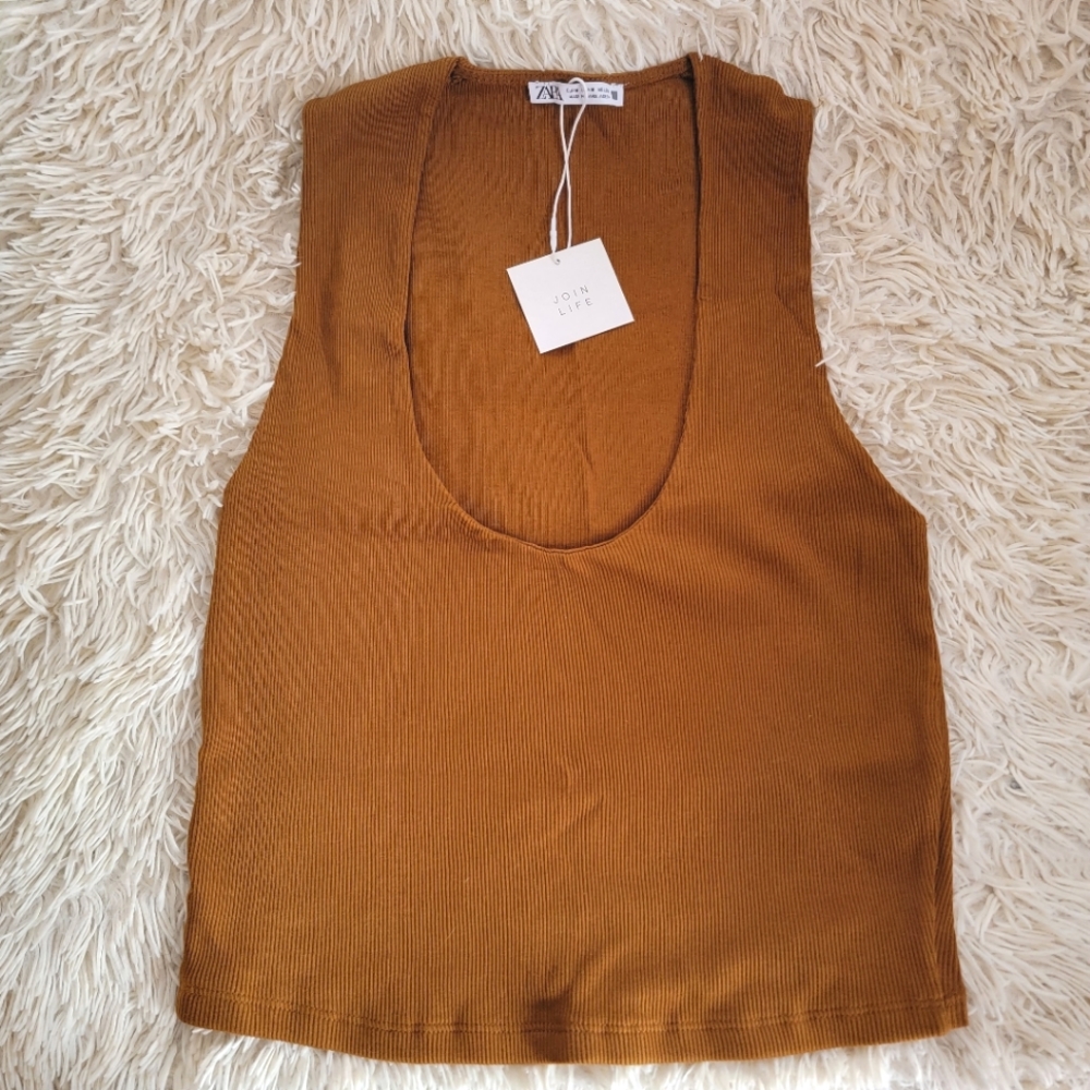 Zara tank M